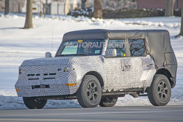 A spy shot of the 2021 Ford Bronco