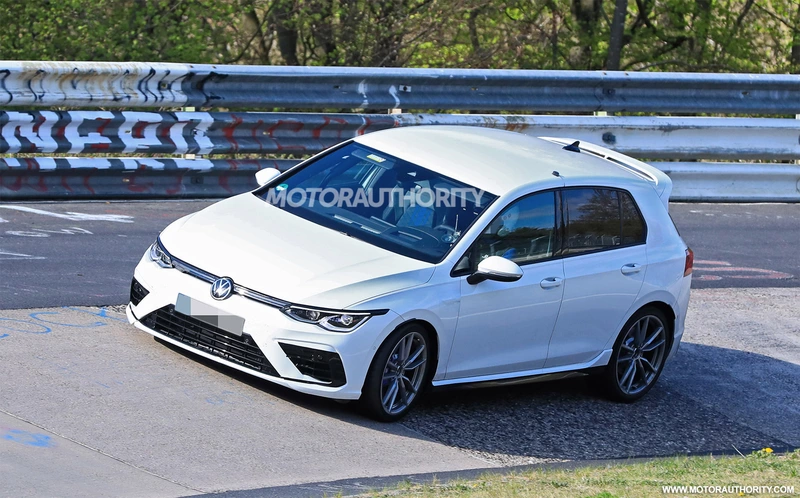 Spy shots and video of the 2021 Volkswagen Golf R.