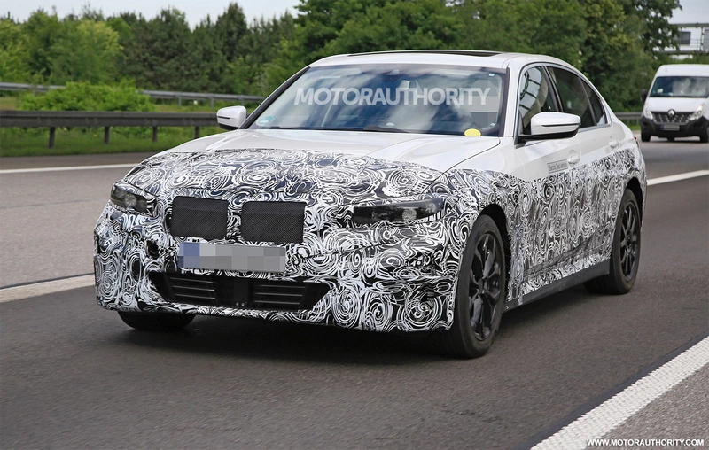 Spy shots of the 2022 BMW 3 Series EV.