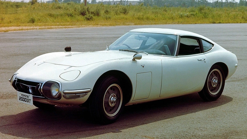 Toyota resumes production of parts for the 2000GT.