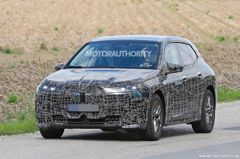 A spy shot of the 2022 BMW iNext: the tech flagship is nearing completion.