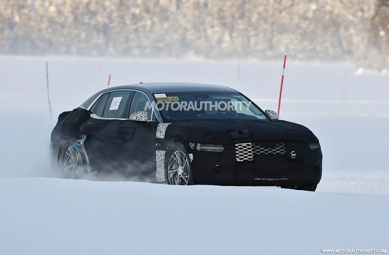 Spy shots of the 2022 Genesis G90: work is underway to update the flagship sedan