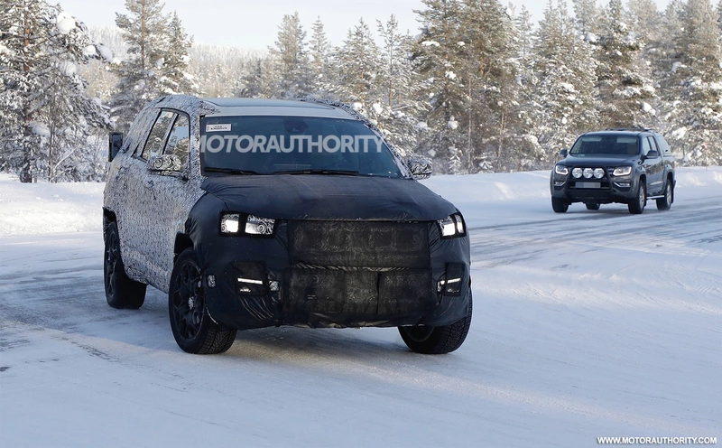 2022 Jeep Compass-based 3-row crossover spy shots: compact family hauler in development