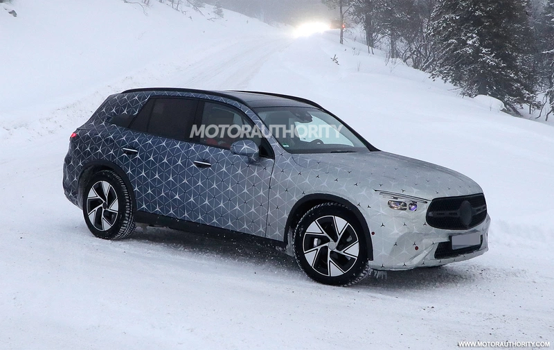 Spy shots and video of 2023 Mercedes-Benz GLC-Class: the popular crossover will get an update