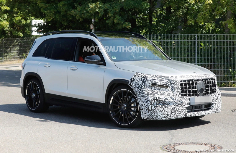 2024 Mercedes-Benz AMG GLB 35 Spy Shot: mid-cycle update