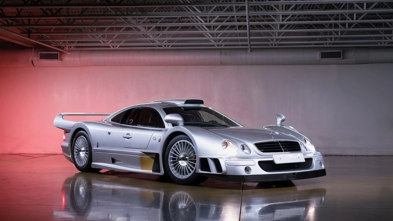 Mercedes-Benz CLK GTR Owner's Guide Video Details Public Road Racing Car